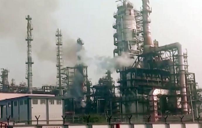 印度炼油厂大火47死伤